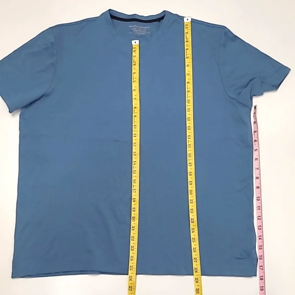 Banana Republic Luxe Touch Tee Blue Short Sleeved T-Shirt Crew Neck Relaxed Soft